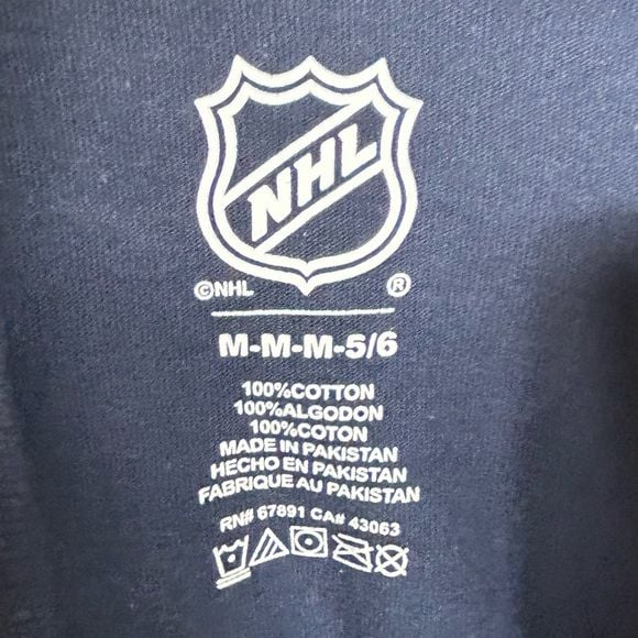 Winnipeg Jets Reebok NHL Team
Logo Hockey T-Shirt boys size. 5/6 8