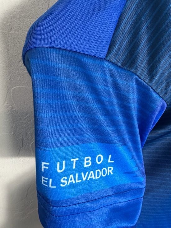 El Salvador Blue National Team Soccer Jersey Size Small Boys 7