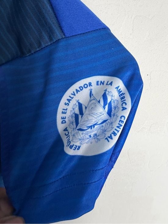 El Salvador Blue National Team Soccer Jersey Size Small Boys 8