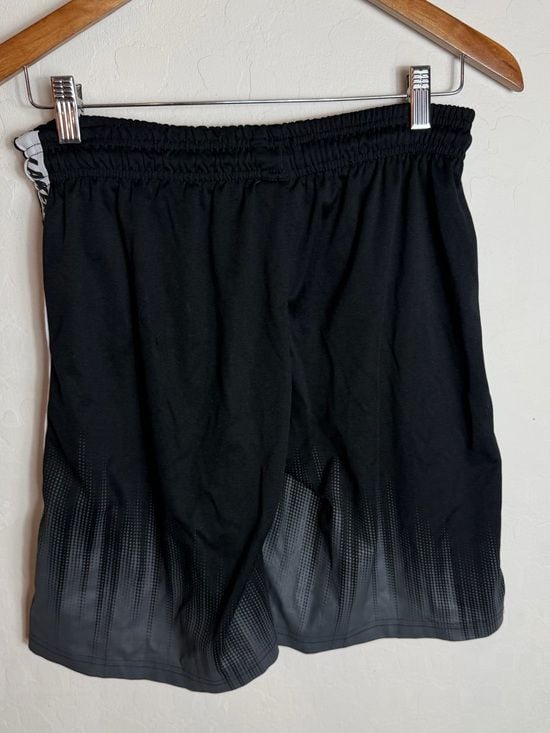 NBA Black Gradient Lakers Boys' Athletic Shorts 5