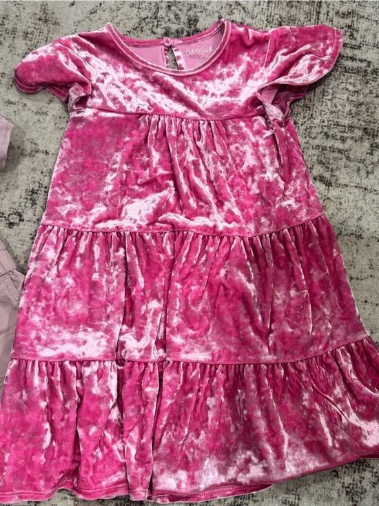 5T Bundle 2 dresses and romper 4