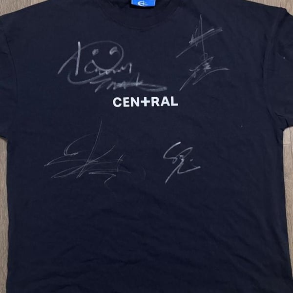 Central King Gnu Tour 2026 T-Shirt XL Signed