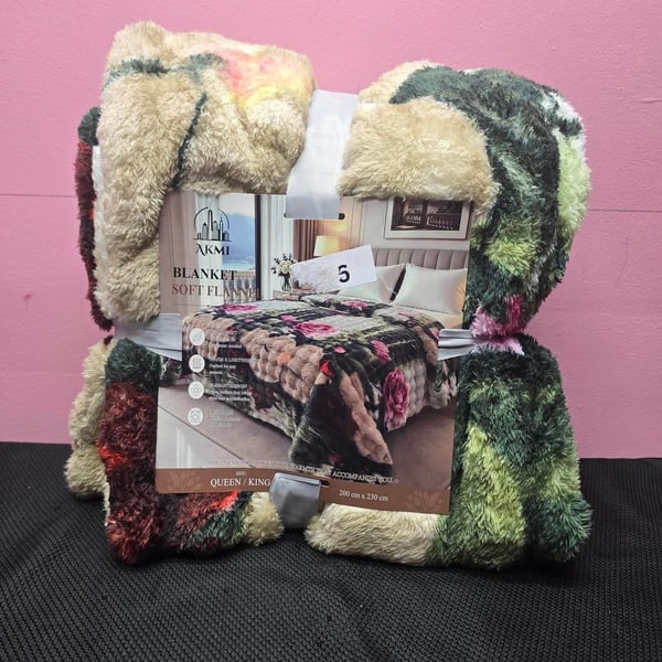 Akmi Soft Flannel Blanket Queen / King Floral Rose Wave Texture