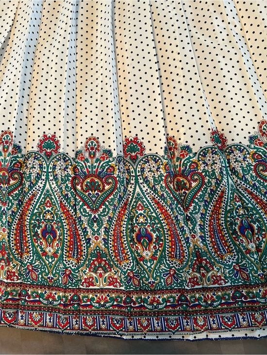 Vintage Lightweight Pleated Polka Dot Midi Skirt w/ Intricate Wide Paisley Hem 5