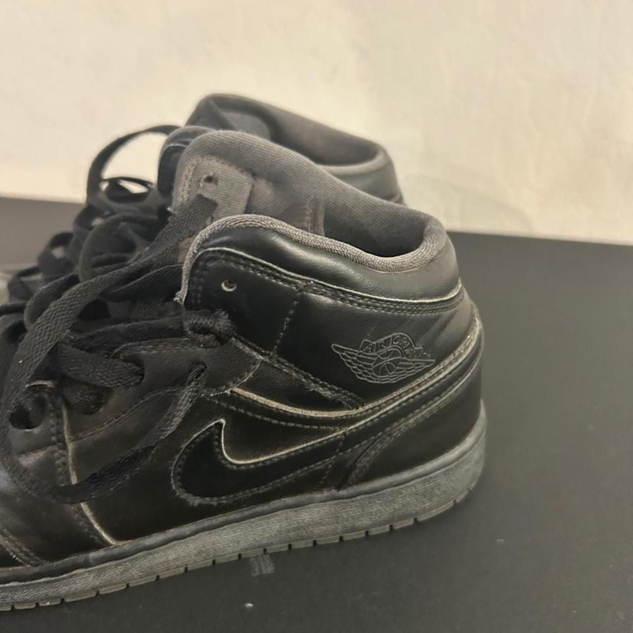 Jordan Air Jordan 1 Mid Size US 7Y Black Sneakers 4