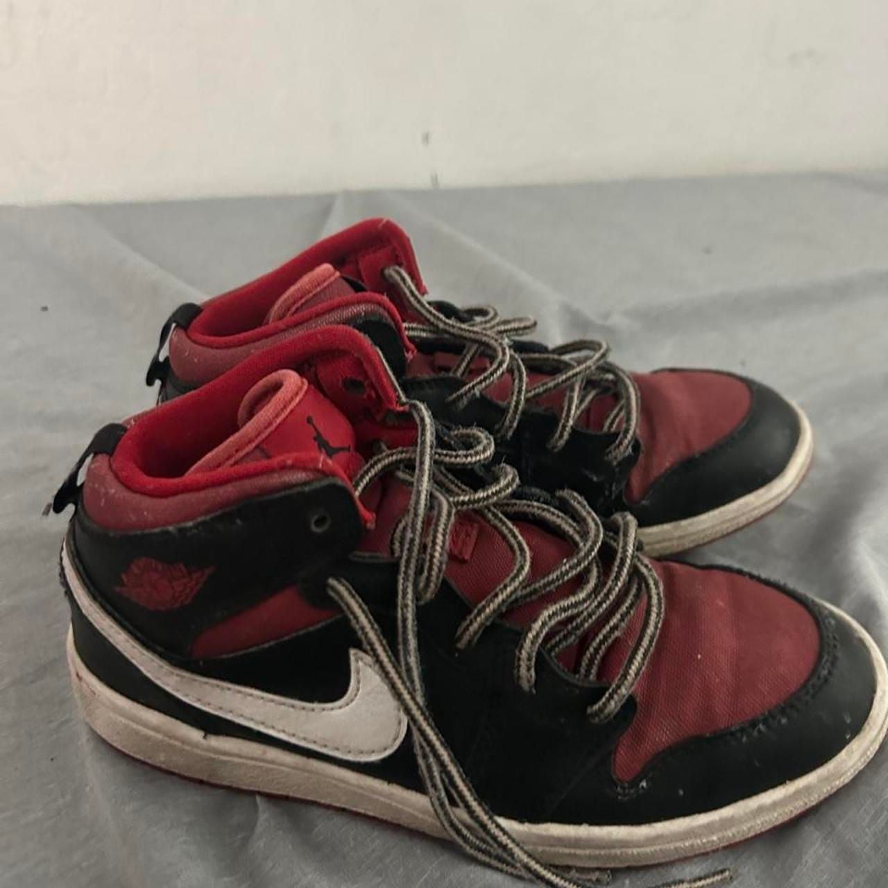 Jordan 1 Mid Size 1.5Y Black Red White Sneakers 3
