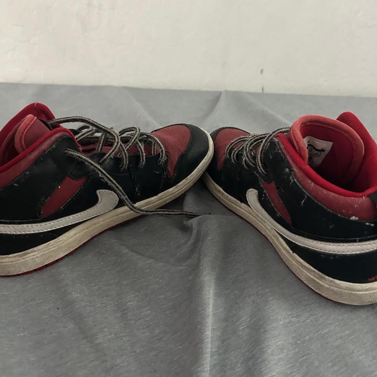 Jordan 1 Mid Size 1.5Y Black Red White Sneakers 7