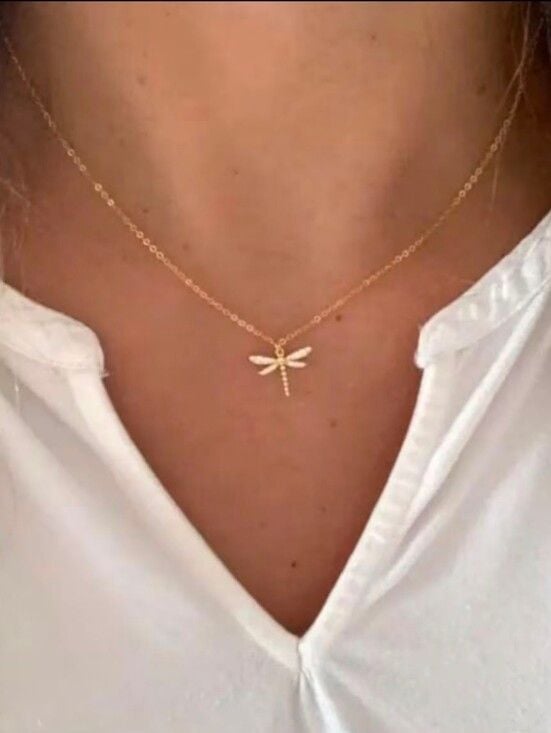 Gold Dragonfly Pendant Necklace for Women 3