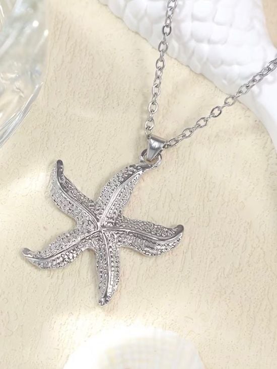 Rhinestone Starfish Pendant Necklace 2