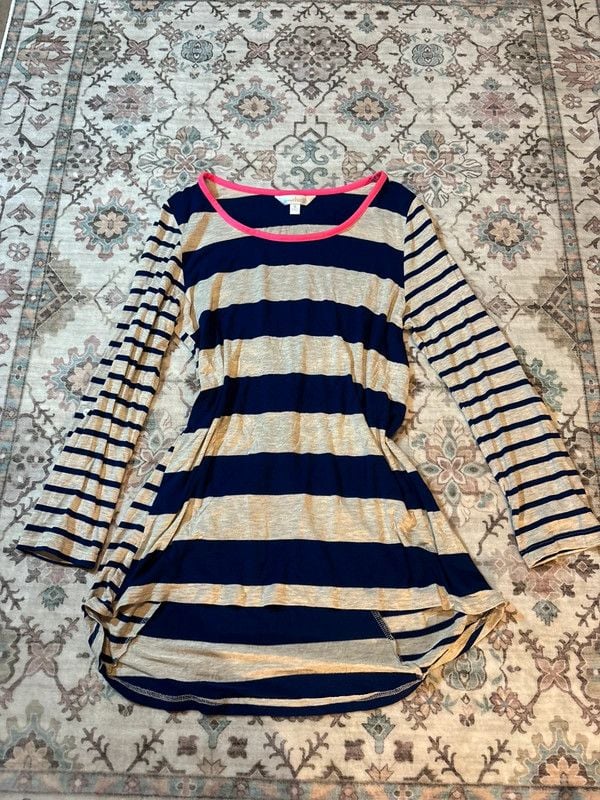 Charming Charlie Top size S 2