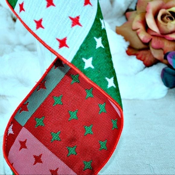 Nwt beautiful designer Arty Red green white big check/dots jacquard 3
