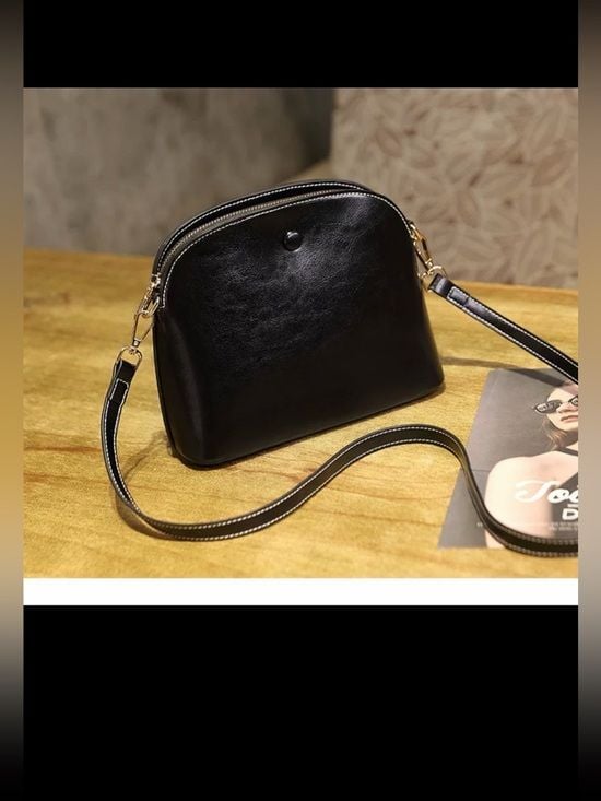 Classic Black Women's Crossbody vintage Bag - Minimalist Design 2