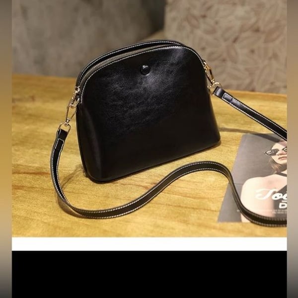 Classic Black Women's Crossbody vintage Bag - Minimalist Design