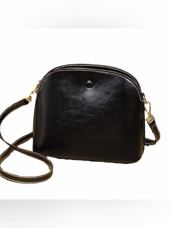 Classic Black Women's Crossbody vintage Bag - Minimalist Design 3