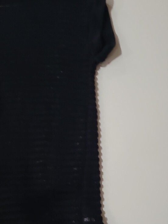 Women's Black Short-Sleeve Ribbed Tee 10