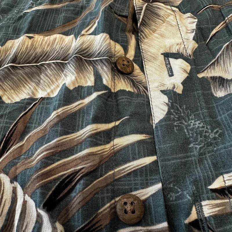 Soft Hawaiian Button Up 3