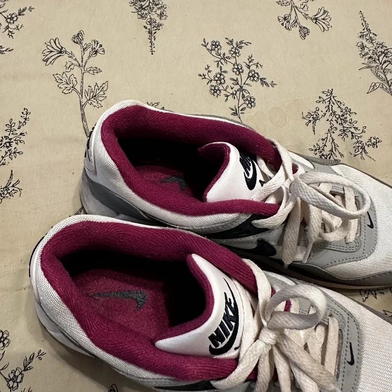 Nike Air Sneakers (Run Small!) 4