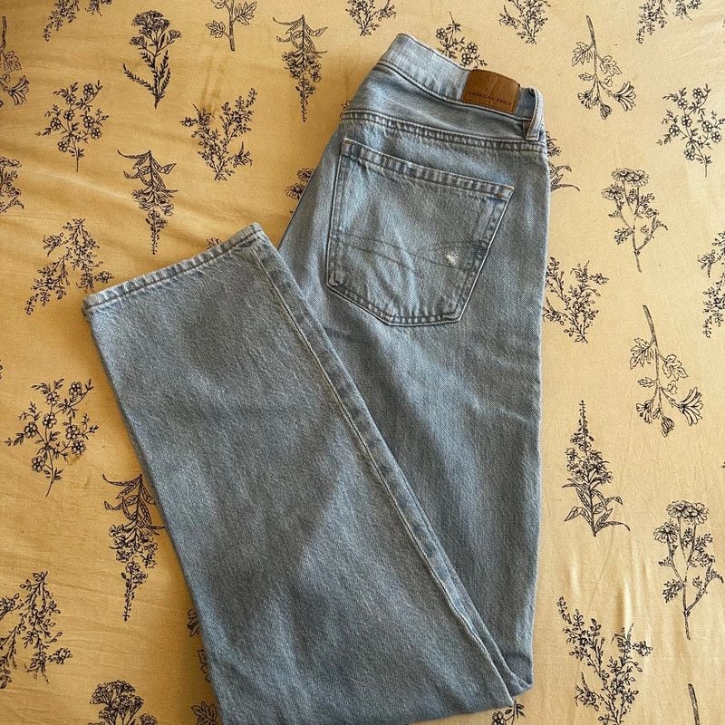 American Eagle Midrise Straight Leg Jeans 4