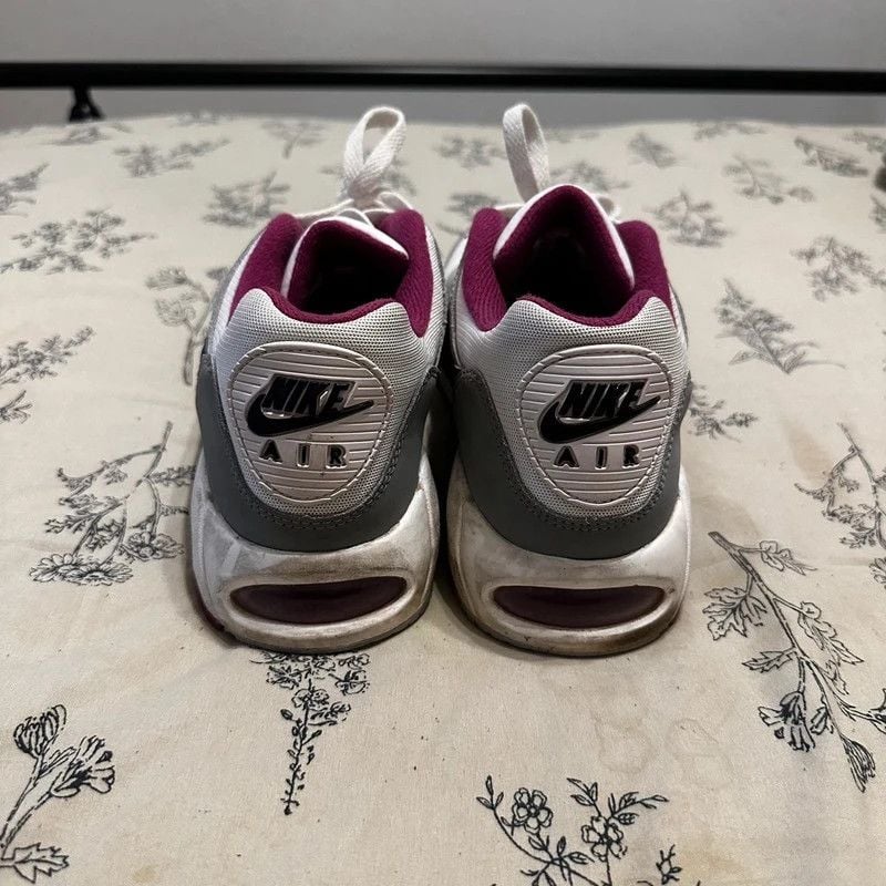 Nike Air Sneakers (Run Small!) 5