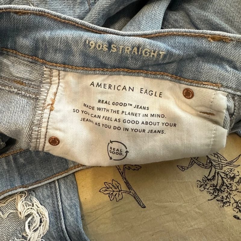 American Eagle Midrise Straight Leg Jeans 6