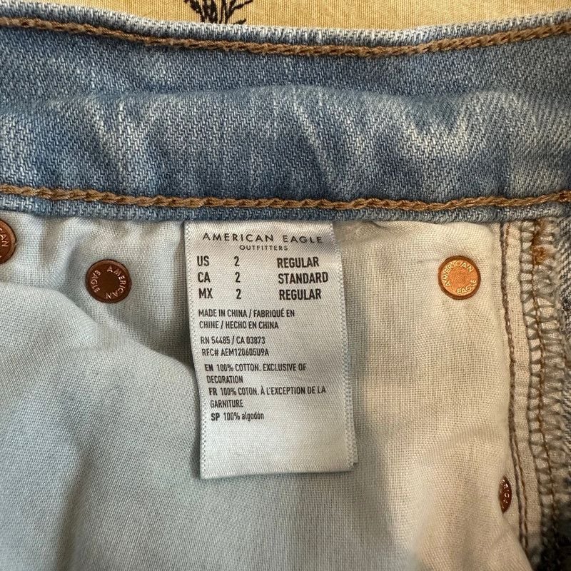 American Eagle Midrise Straight Leg Jeans 7