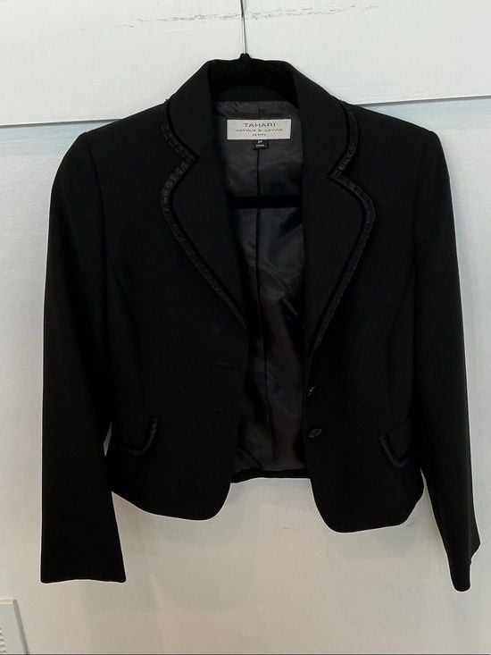 Tahari Black Women's Tailored Blazer with Trim 2