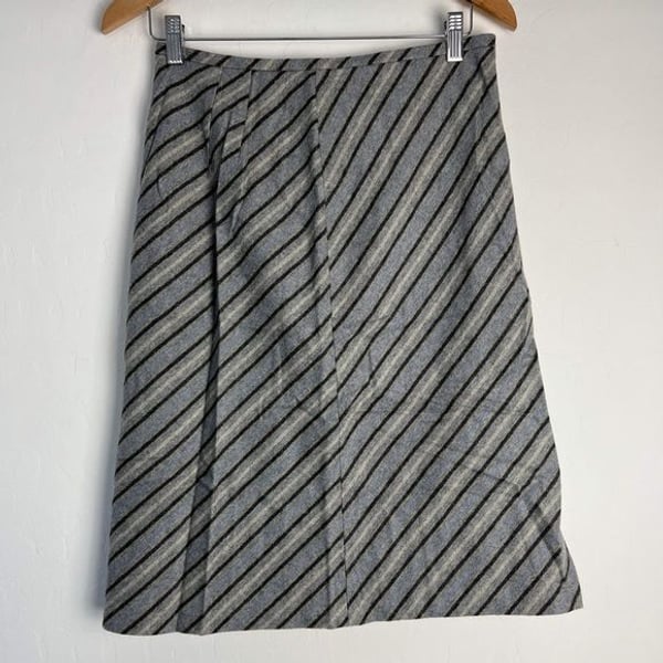 ANN TAYLOR LOFT Size 4 Wool Blend Diagonal Gray/Purple Stripe diagonal L…