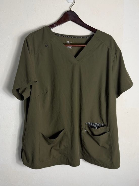 koi Olive Green V-Neck Short Sleeve Scrub Top nurse wear 2