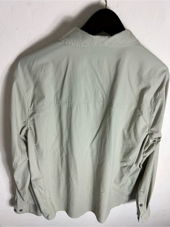 Rugged Elements long sleeve button up shirt Size Medium 10