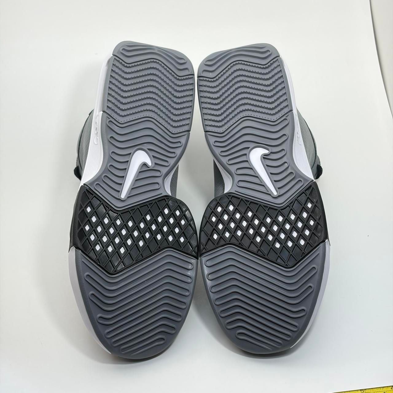 Nike LeBron Witness 8 Size 9 Cool Grey Black Basketball Shoes 7