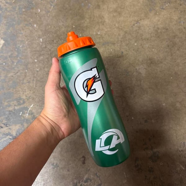 Gatorade LA Rams Squeeze Bottle 32 oz Metallic Green Orange