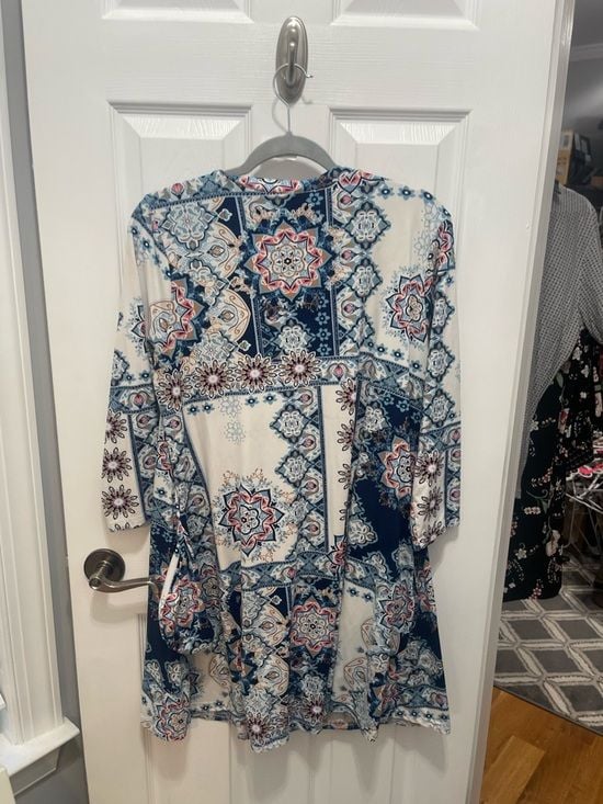 V-Neck Tile-Print Tunic in Navy & White 16