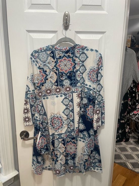 V-Neck Tile-Print Tunic in Navy & White 17