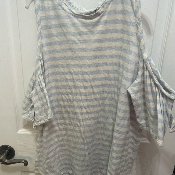 LOFT Gray and White Boxy Bell Sleeve Blouse 2