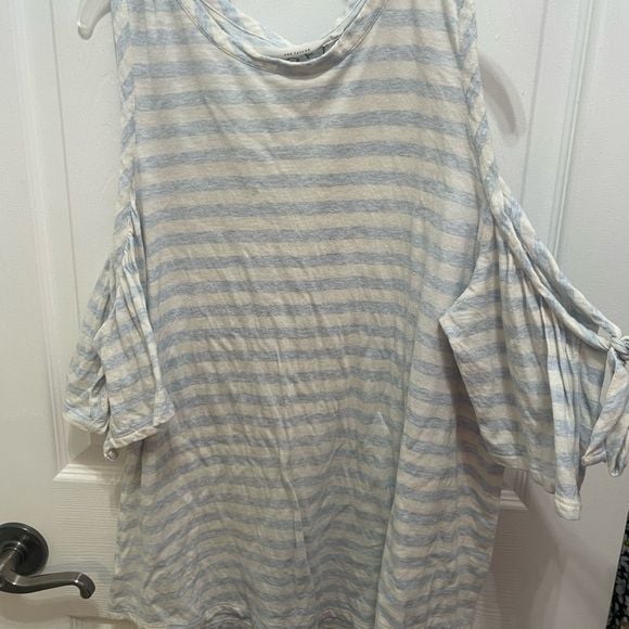 LOFT Gray and White Boxy Bell Sleeve Blouse 3