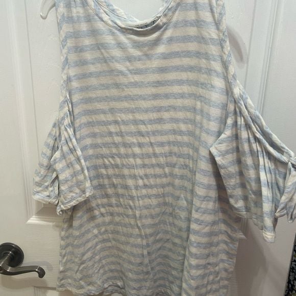 LOFT Gray and White Boxy Bell Sleeve Blouse 4