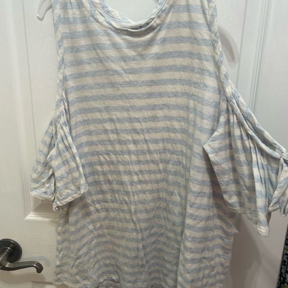 LOFT Gray and White Boxy Bell Sleeve Blouse 6