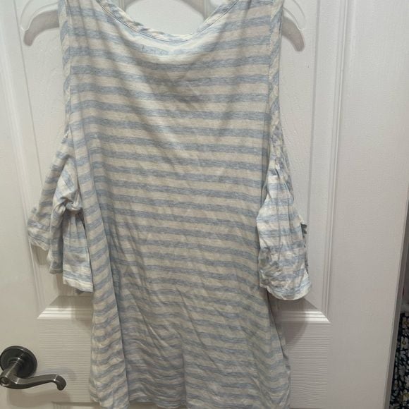 LOFT Gray and White Boxy Bell Sleeve Blouse 10