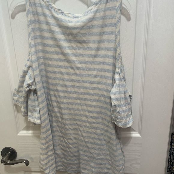 LOFT Gray and White Boxy Bell Sleeve Blouse 11