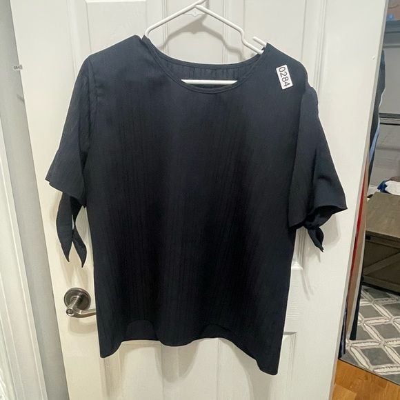 Temu navy blue top shortsleeved XxLargw new never worn 2