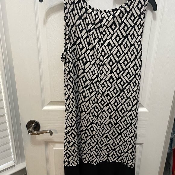 Ronnie Nicole dress size 8 sleeveless black and white 7