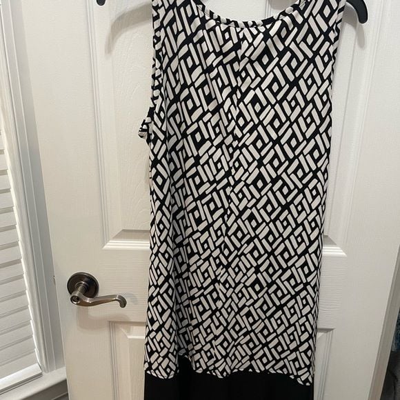 Ronnie Nicole dress size 8 sleeveless black and white 9
