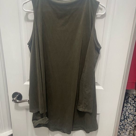 Pixie and Ivy Green Cut Out 3/4 Sleeve Tunic cold shoulder 10