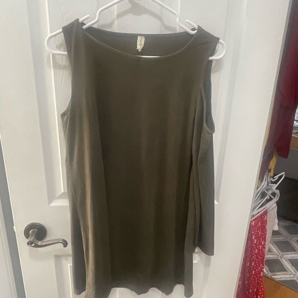 Pixi and ivy top small green cold shoulder 16