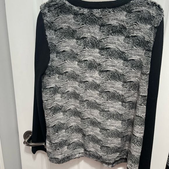 Alfred Dunner Black and Gray Cardigan Sweater 6