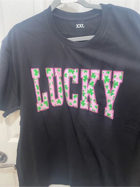 LUCKY Graphic Short Sleeve Tee in Black with Pink & Green Print 7