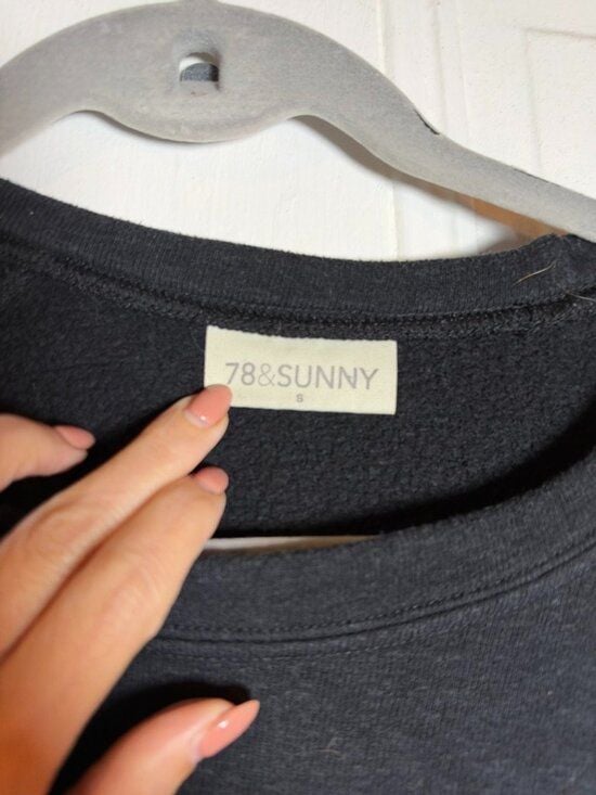 Product thumbnail 4