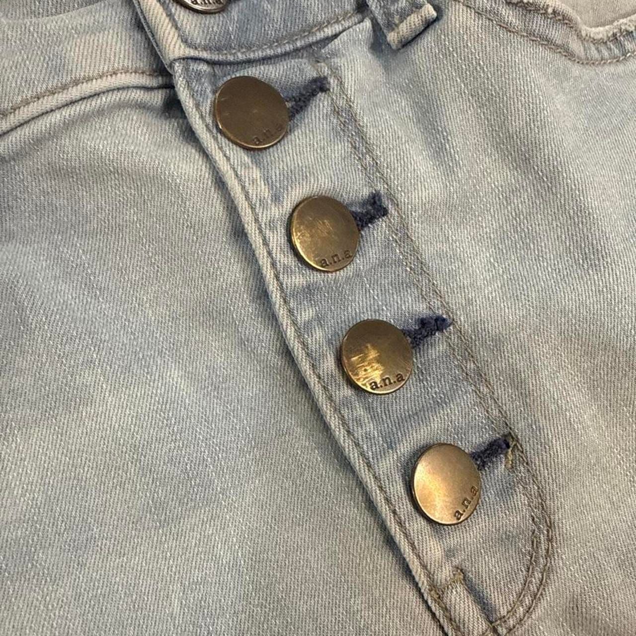 a.n.a Denim Shorts Size 10 Light Wash High Rise Distressed Cuffed 7