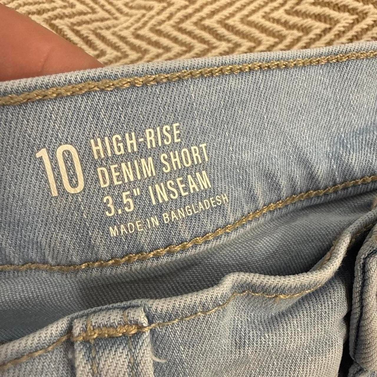 a.n.a Denim Shorts Size 10 Light Wash High Rise Distressed Cuffed 9