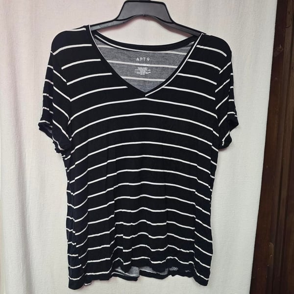 Apt. 9 Black White Striped V-Neck Tee Size XXL Essentials Rayon